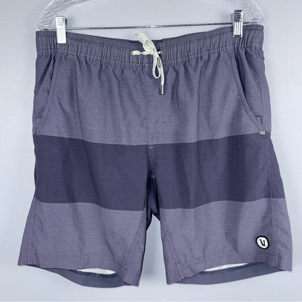 Vuori Kore Shorts Men Medium Gray Stripe Lined Drawstring Pockets Drawstring